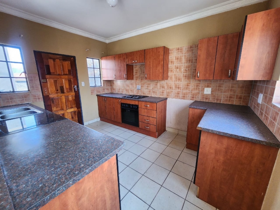 To Let 3 Bedroom Property for Rent in Geelhoutpark North West